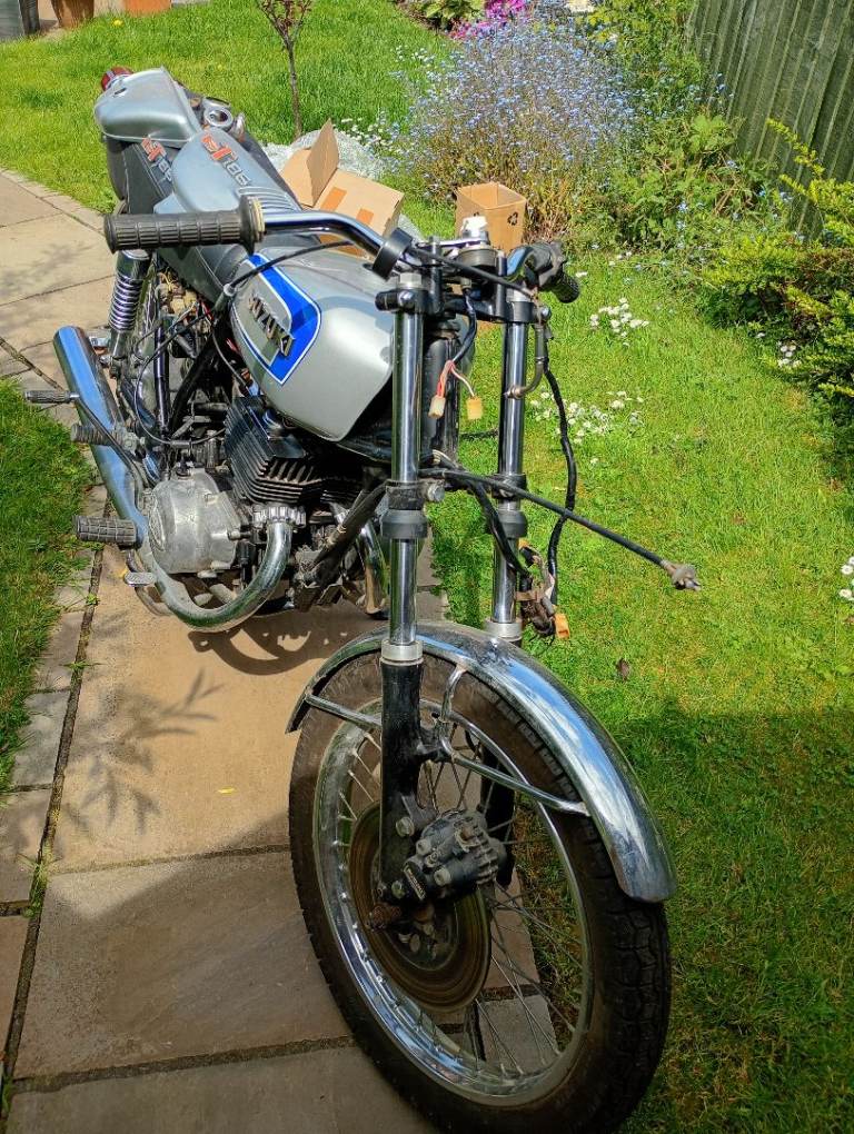 Suzuki GT 185