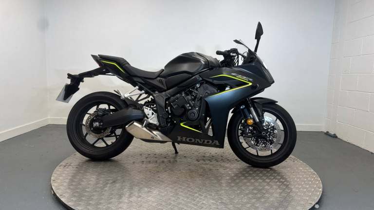 2026 Honda CBR 24MY Honda CBR650R E-Clutch SPORTS Petrol Manual