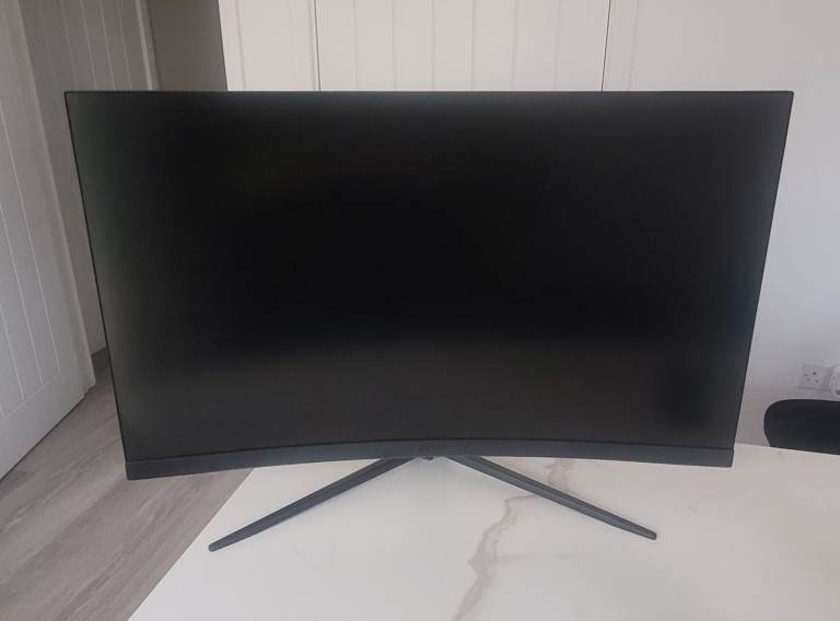MSI G32C4 32" Monitor