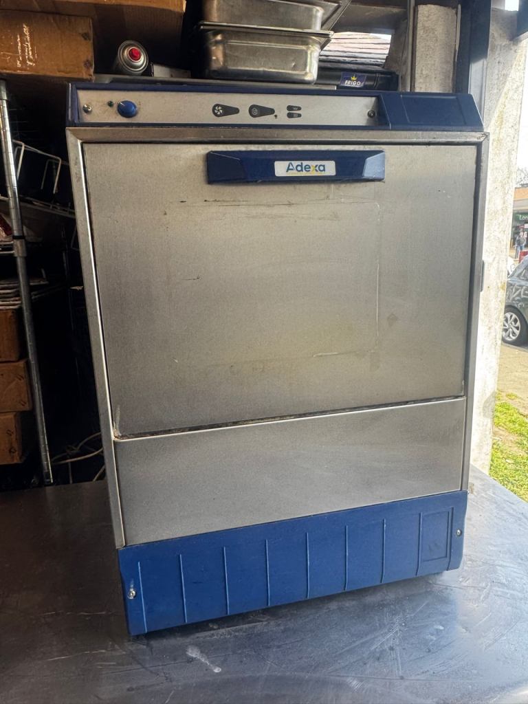 Commercial dishwasher like new excellent condition cafe shop restaurant 