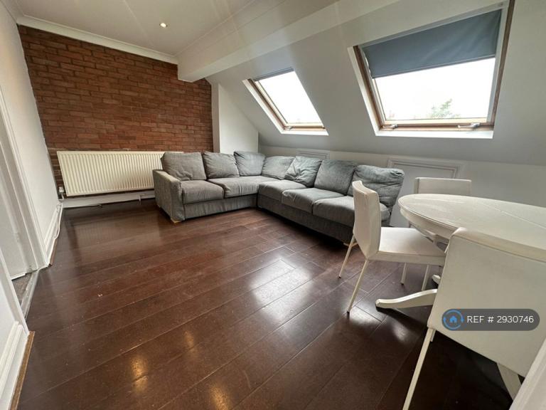 3 bedroom flat in Woodland Way, Mill Hill, London, NW7 (3 bed) (#2930746)