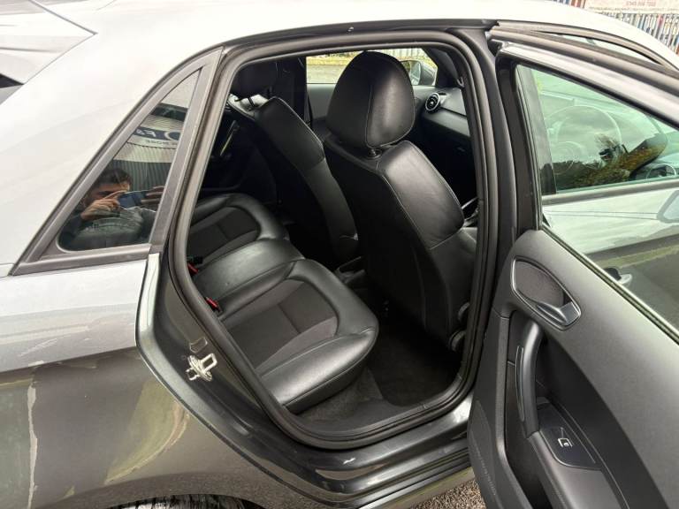 Audi, A1, Hatchback, 2015, Semi-Auto, 1395 (cc), 5 doors