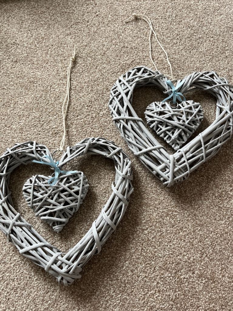 2 Hanging Hearts Home Decor