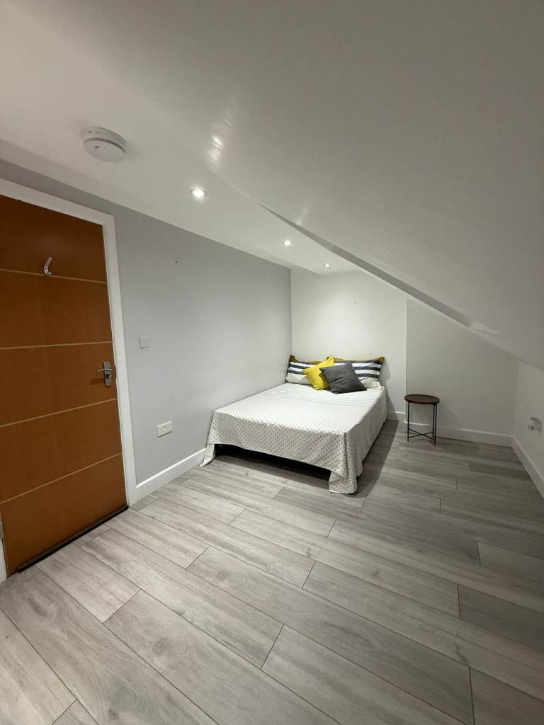 ⭐ MODERN DOUBLE ROOM IN WALTHAMSTOW — MOVE IN NOW 🔑