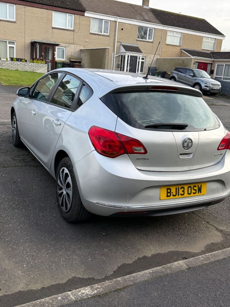 Vauxhall, ASTRA, Hatchback, 2013, Manual, 1686 (cc), 5 doors