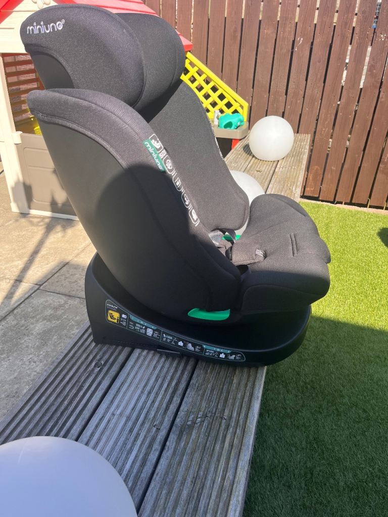 Miniuno Infant Car Seat - Black, Good Condition