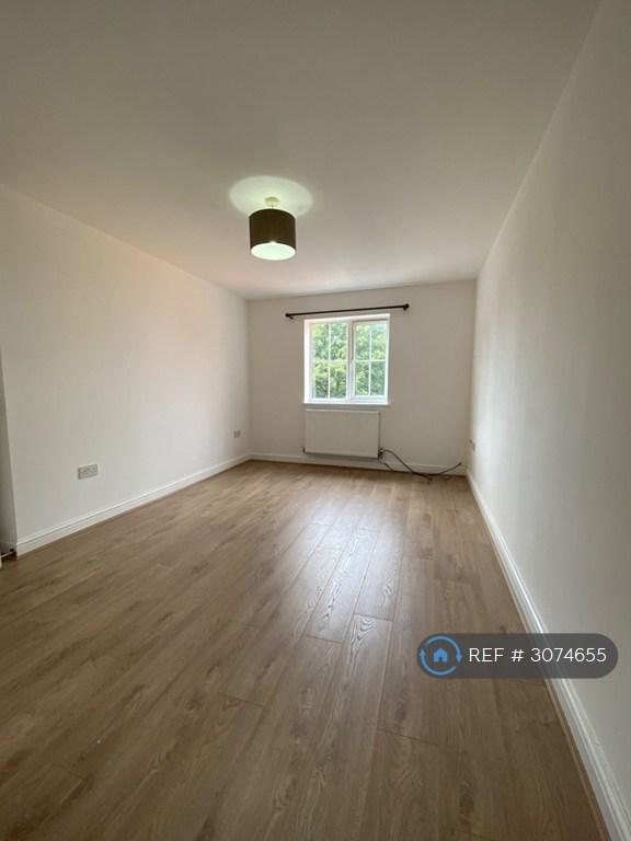 2 bedroom flat in Irwell Lane, Runcorn, WA7 (2 bed) (#3074655)