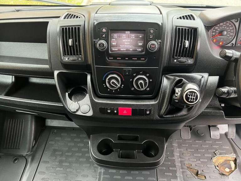 2022 Peugeot Boxer 2.2 BlueHDi 335 S Platform Cab L3 EU6 Luton DIESEL Manual