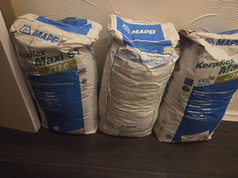 Tile adhesive- Grey 3 bags