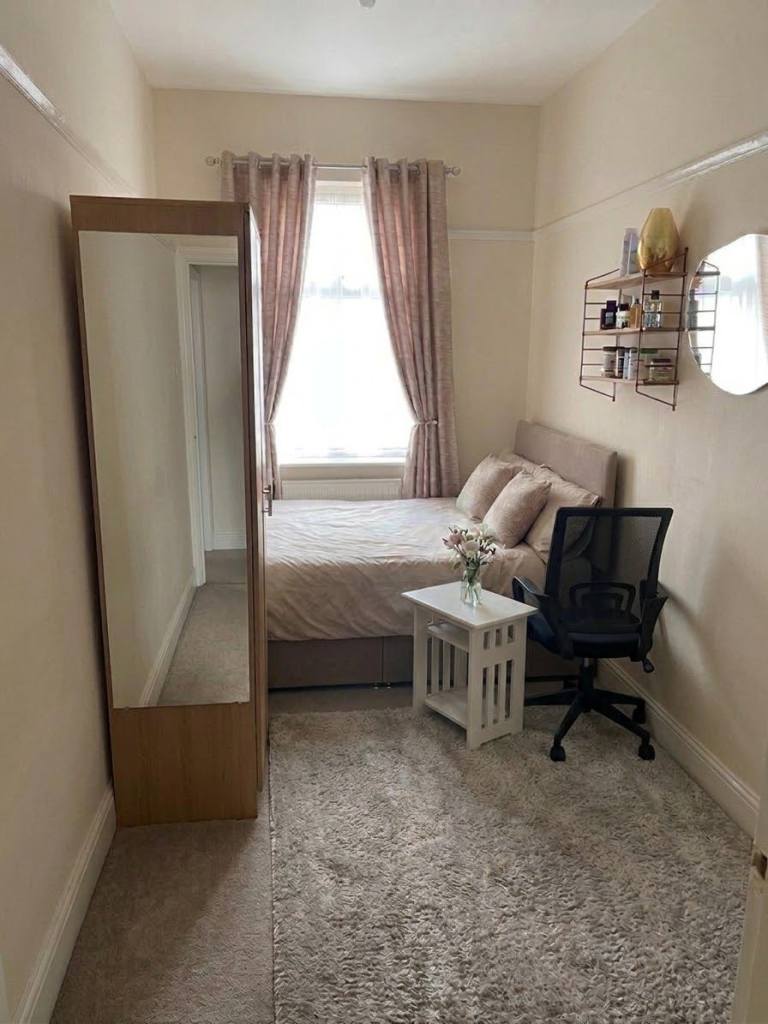 Single Room for Rent - Morden/ Rosehill