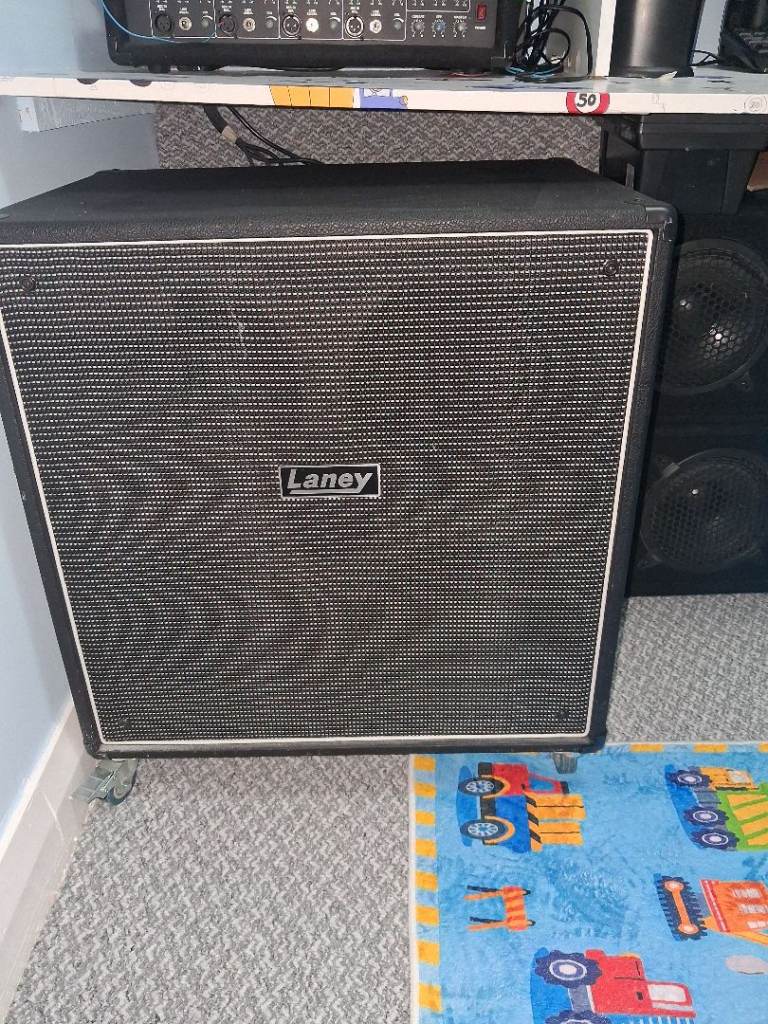 Laney bass 4 x 10 bass cab