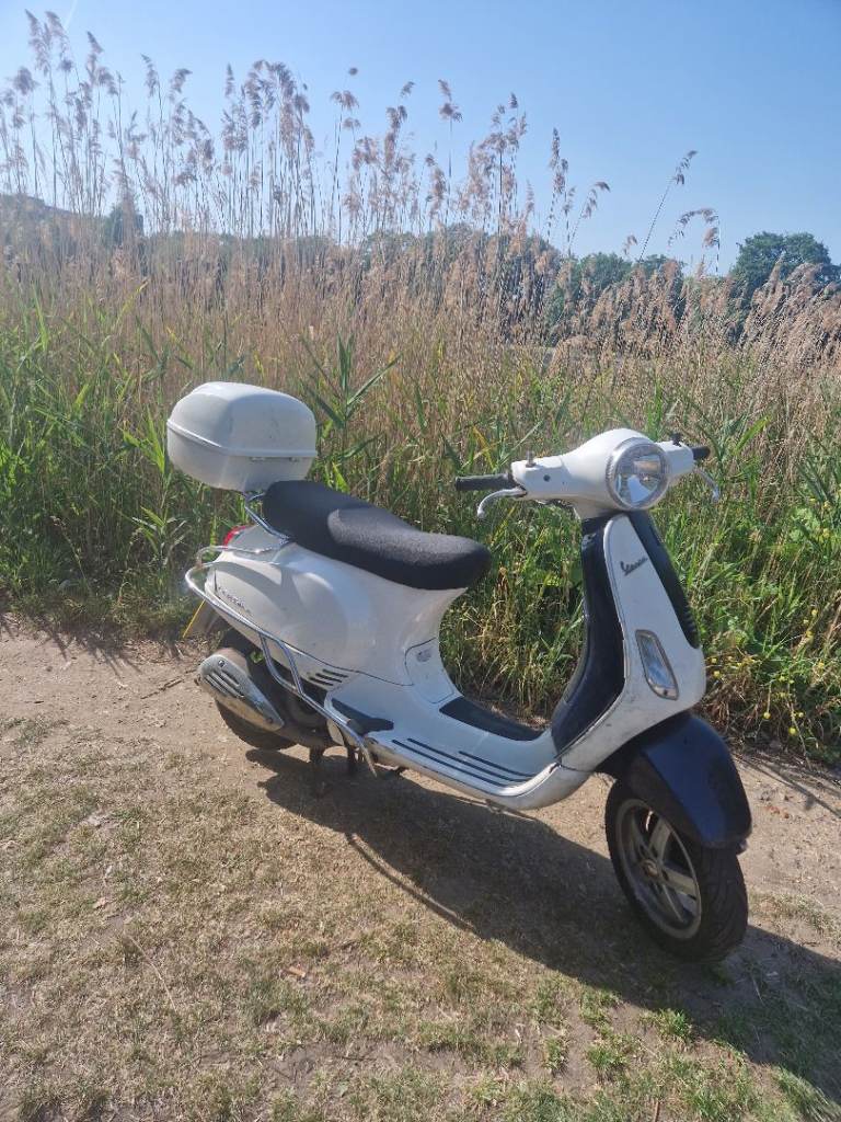 Piaggio, VESPA, 2013, 124 (cc)