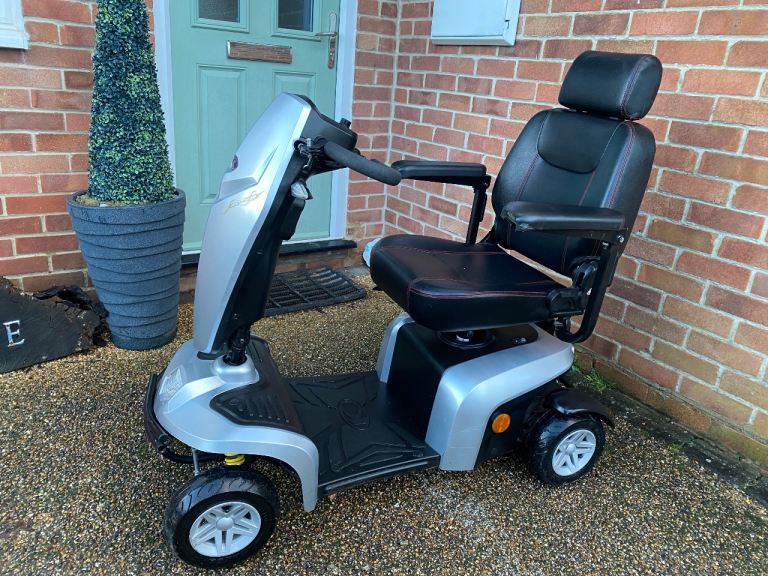 Kymco Komfi 4 mobility scooter 4mph, good batteries