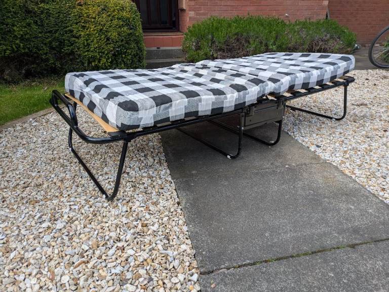 Folding bed