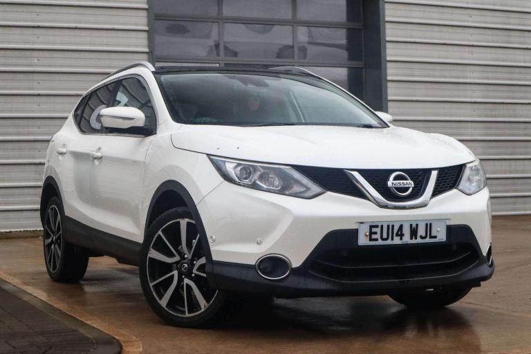 2014 Nissan Qashqai 1.2 DiG-T Tekna 5dr HATCHBACK PETROL Manual