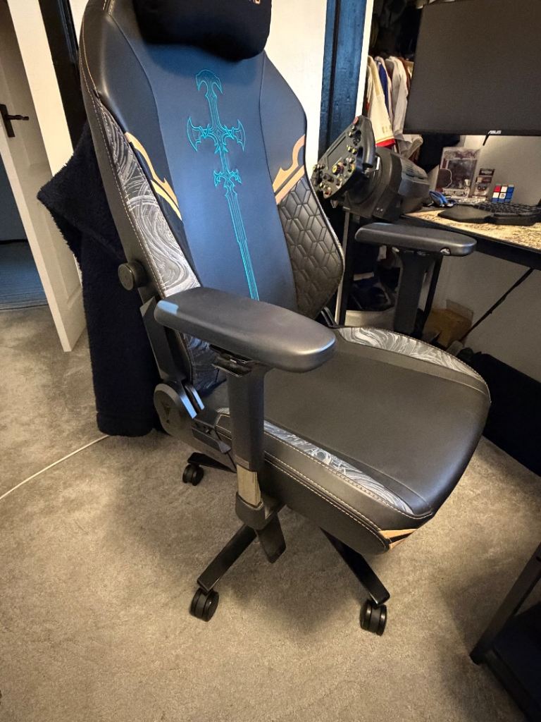 Secret Lab TITAN Evo plus Technogel Armrests