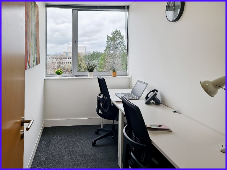 Crawley - RH10 1JH, 2 Desk serviced office to rent at Station Way - Pinnacle