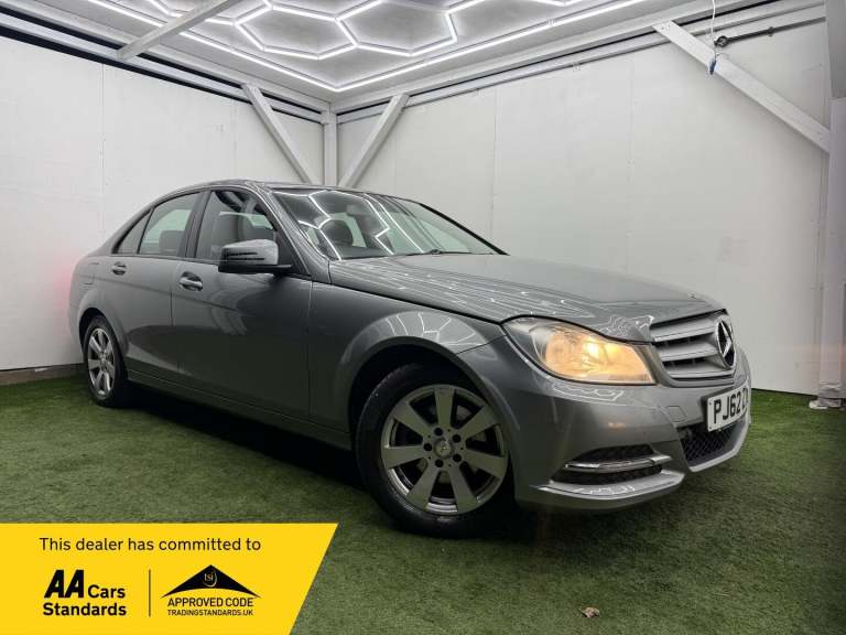 2013 Mercedes-Benz C Class 1.6 C180 BlueEfficiency Executive SE G-Tronic+ Euro 5 (s/s) 4dr SALOON...