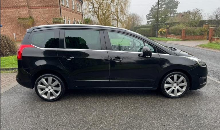 2015 (65) PEUGEOT 5008 1.6 HDi ALLURE 7 SEATER FULL MOT GREAT SERVICE HISTORY!