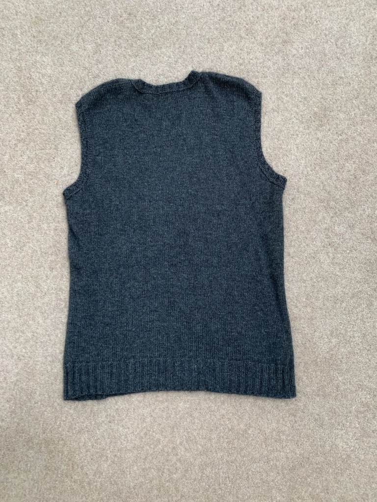 Hand Knit, Celtic knots Cable Tank top / Vest/Bodywarmer, V neck, Unisex, Size M