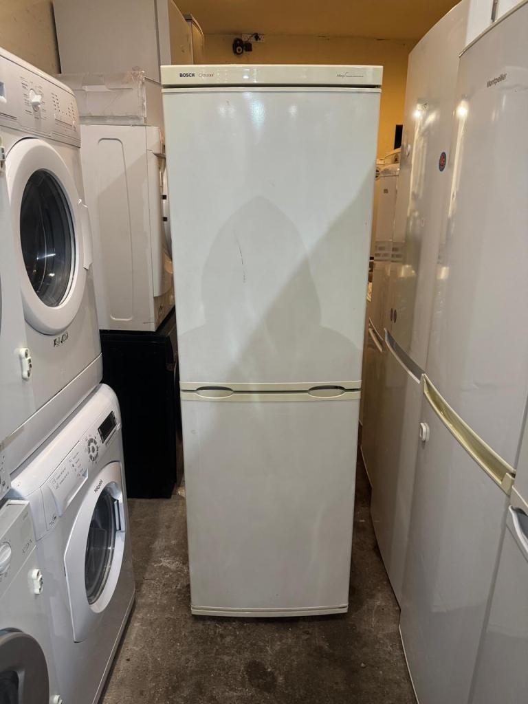 1 Bosch White Colour Freestanding Fridge Freezer With Free Delivery 🚚  