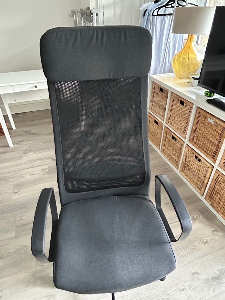 IKEA Dark Grey Office Chair with Mesh Back – Good Condition