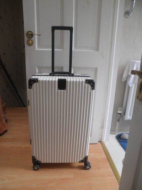 Playboy Trunk Style Medium Suitcase Hard Shell   4-wheeled White TSA Locks Unzipped