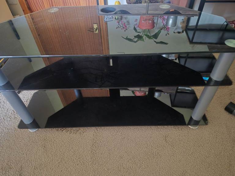 Corner tv unit glass