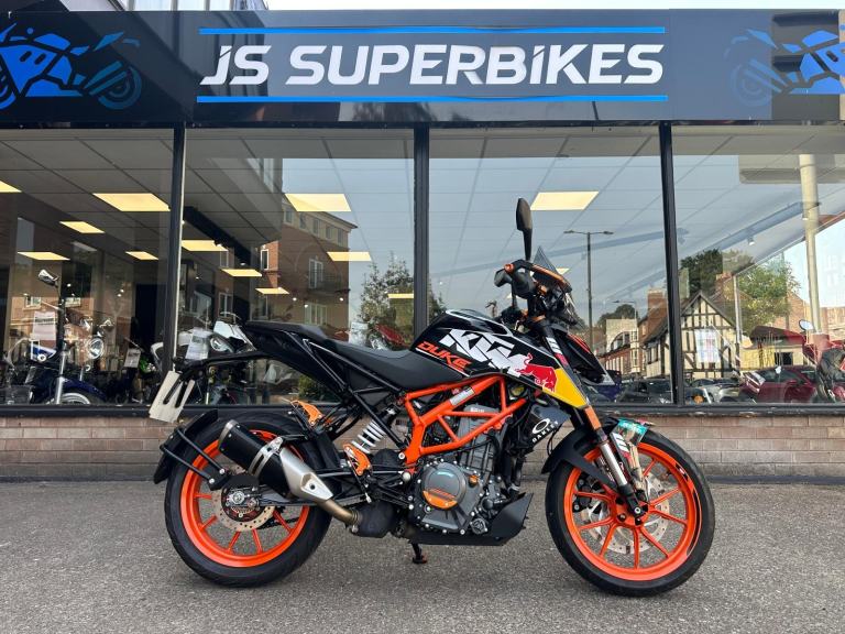 KTM 390 DUKE 2024 74 REG - ONLY 1851 MILES - LOVELY EXAMPLE