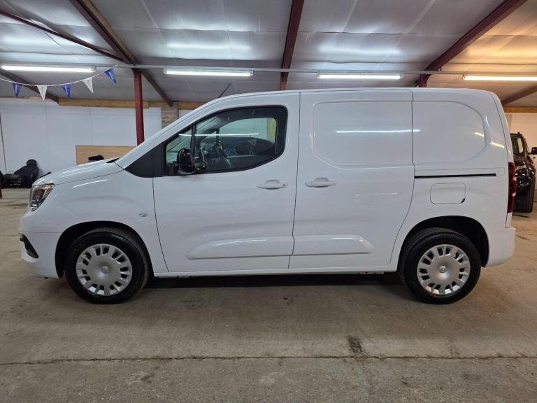VAUXHALL COMBO 1.5 Turbo D 2300 Pro L1 H1 Euro 6 (s/s) 5dr 2023