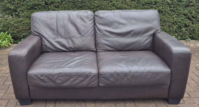 DELIVERY INCLUDED VGC 2 seater dark brown genuine soft leather sofa 