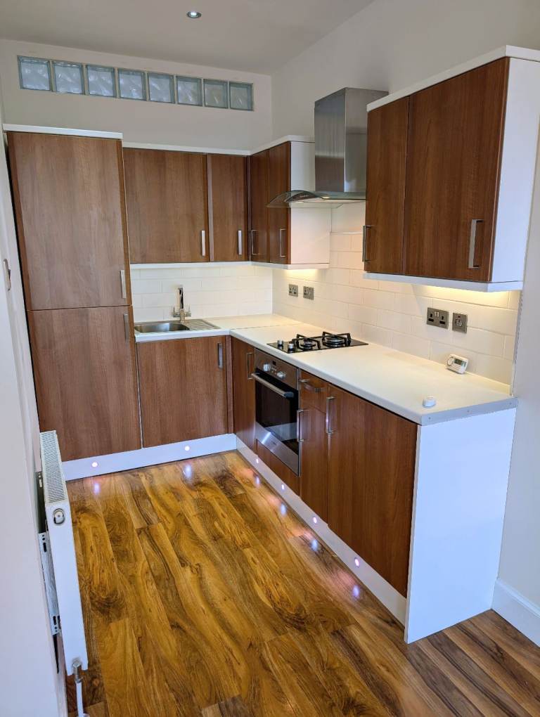 TO LET – Spacious High Quality 1 Bedroom Tenement Flat – Barlogan Avenue, G52 1AG, Glasgow