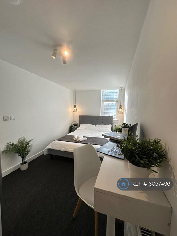 1 bedroom in Carlton St, Halifax, HX1 (#3057496)