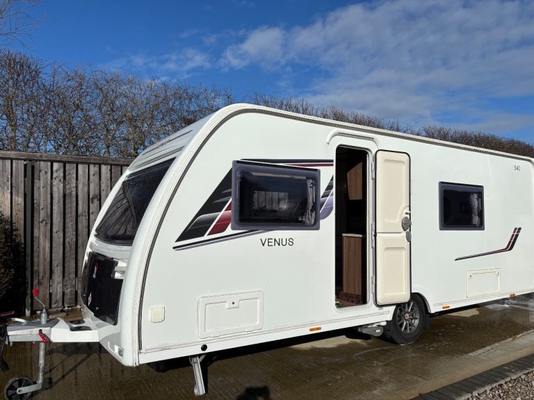 Caravan Lunar Venus