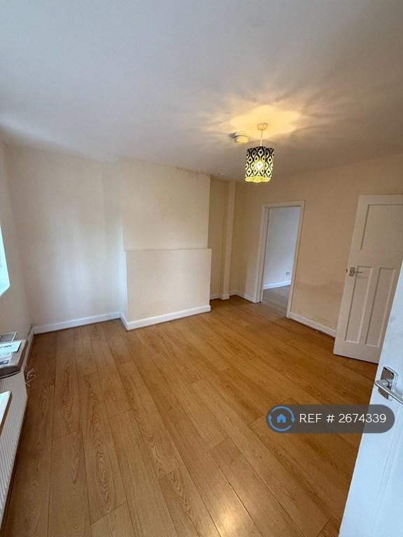 3 bedroom house in Station Road, Carlton, Nottingham, NG4 (3 bed) (#2674339)