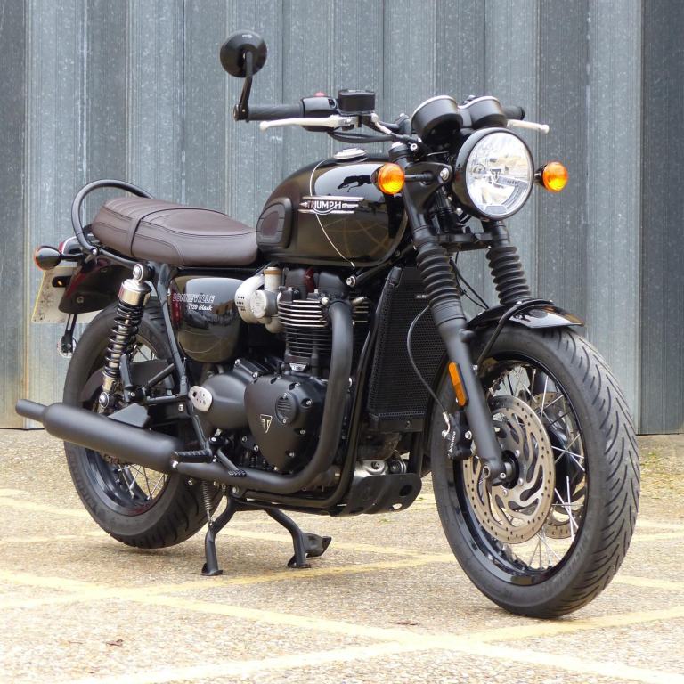 2023 Triumph Bonneville T120 Black – The Sale of the B****y Century.