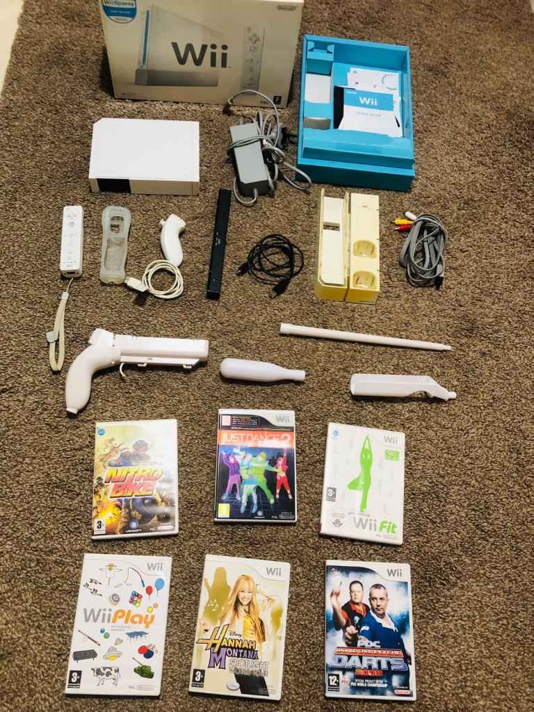 Wii  Nintendo Wii bundle boxed comes