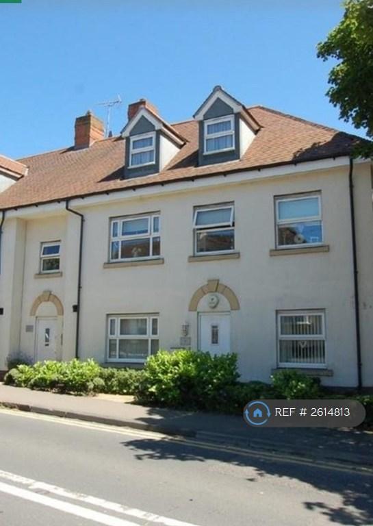 image for 2 bedroom flat in Hockley Road, Rayleigh, SS6 (2 bed) (#2614813)