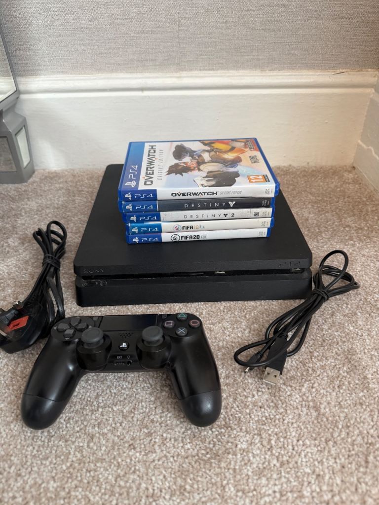 Sony PlayStation 4 PS4 slim Console with Controller and Games