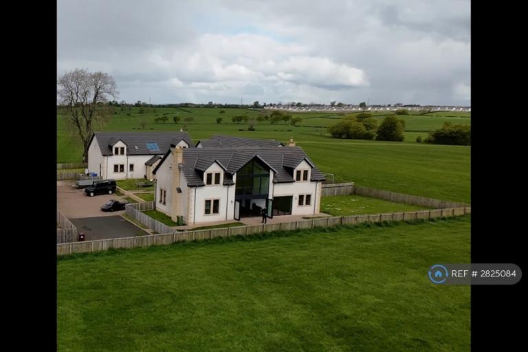 4 bedroom house in The Three Sisters, East Kilbride, G75 (4 bed) (#2825084)