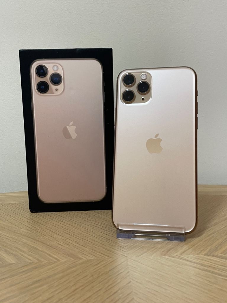 iPhone 11 Pro Max 256GB Gold - Like New Condition 