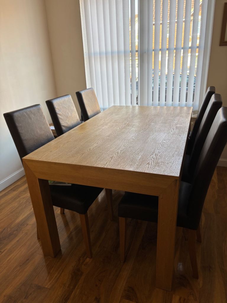 Dining Table & Chairs