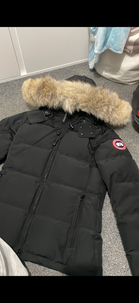 Woman’s Canada goose Chelsea jacket