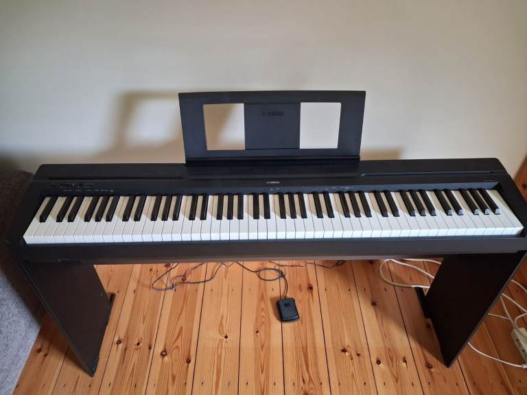 Yamaha P-45 Digital Piano with stand