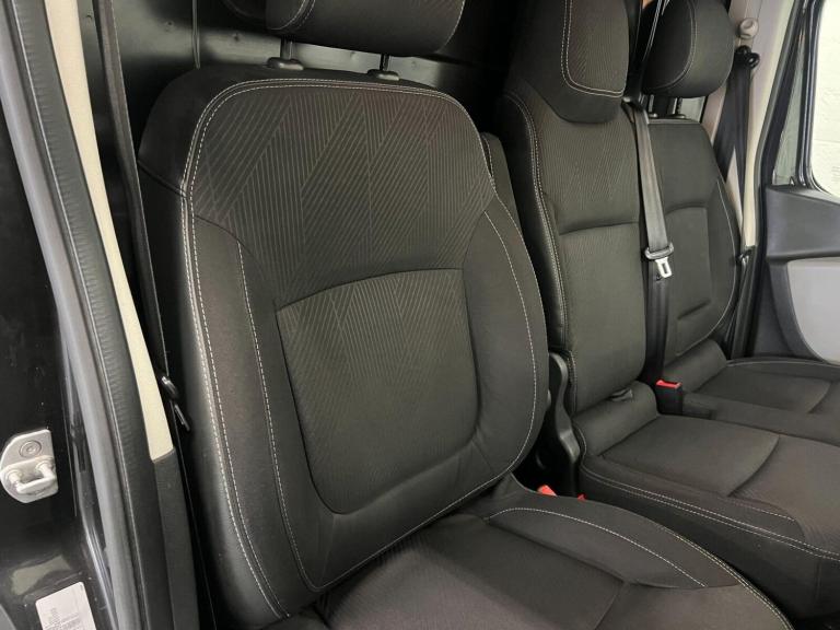 2016 Renault Trafic 1.6 dCi 27 Sport Nav SWB Standard Roof Euro 6 5dr Panel Van Diesel Manual