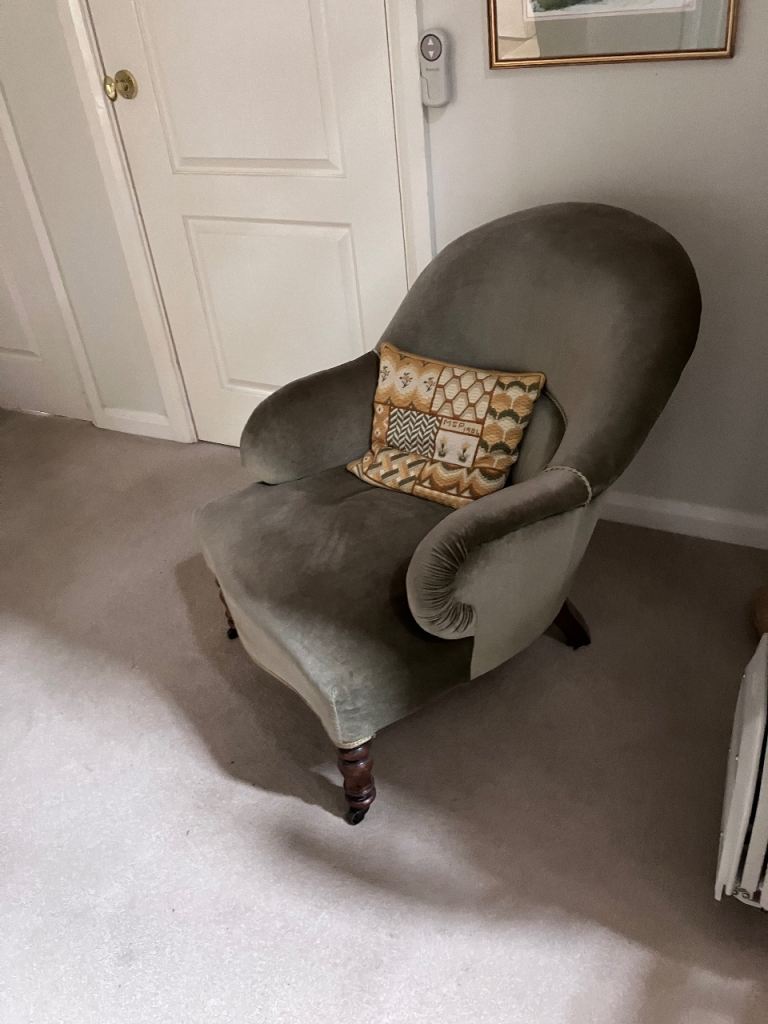 Pretty Velvet armchair