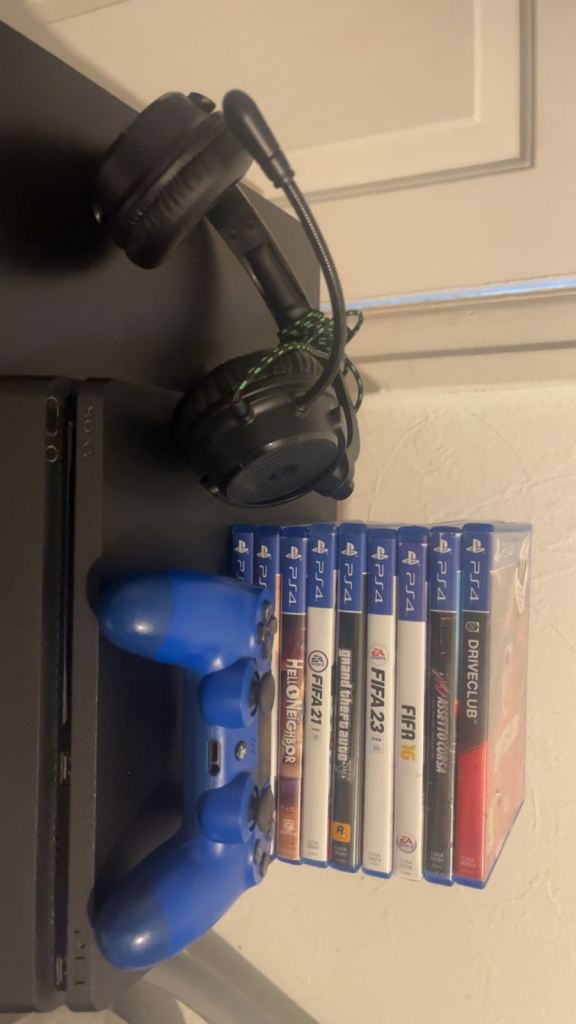 PLAYSTATION 4-HEADSET-CONTROLLE-GAMSS