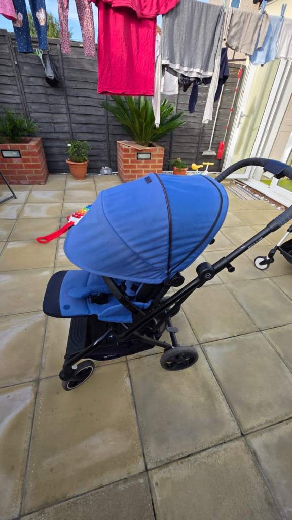 Cybex Eezy S Twist+ 2 compact stroller