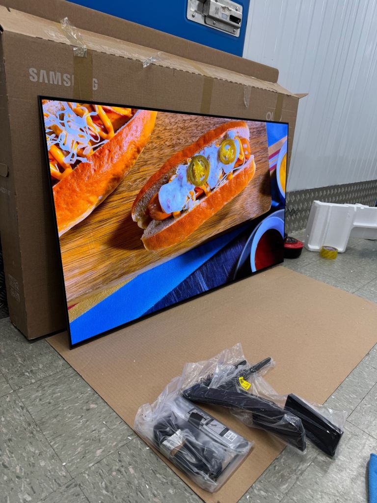 OLED 55 inch Samsung S90D 4K HDR+ LaserSlim Design Dolby Atmos, Motion Xcelerator 144Hz