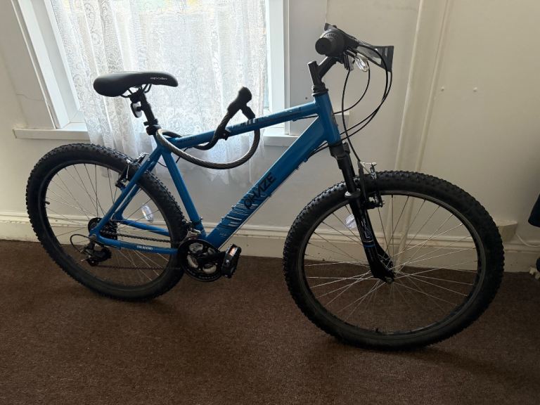 Apollo Phaze Men’s Mountain Bike – Blue (Extras Included)